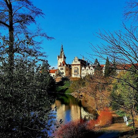 Hotel Floret Průhonice Zewnętrze zdjęcie