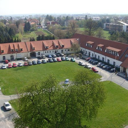 Hotel Floret Průhonice Zewnętrze zdjęcie