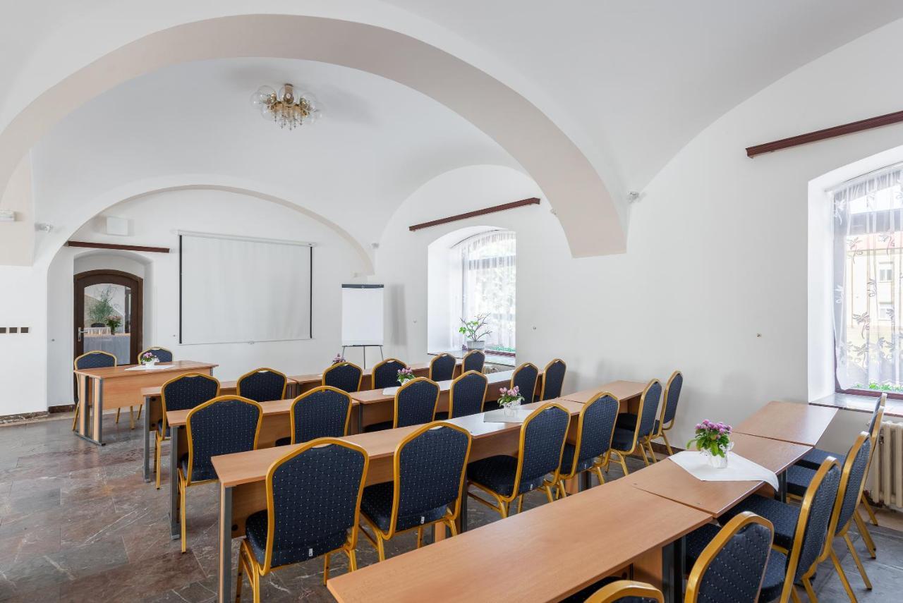 Hotel Floret Průhonice Zewnętrze zdjęcie