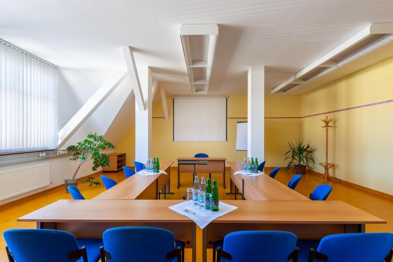 Hotel Floret Průhonice Zewnętrze zdjęcie