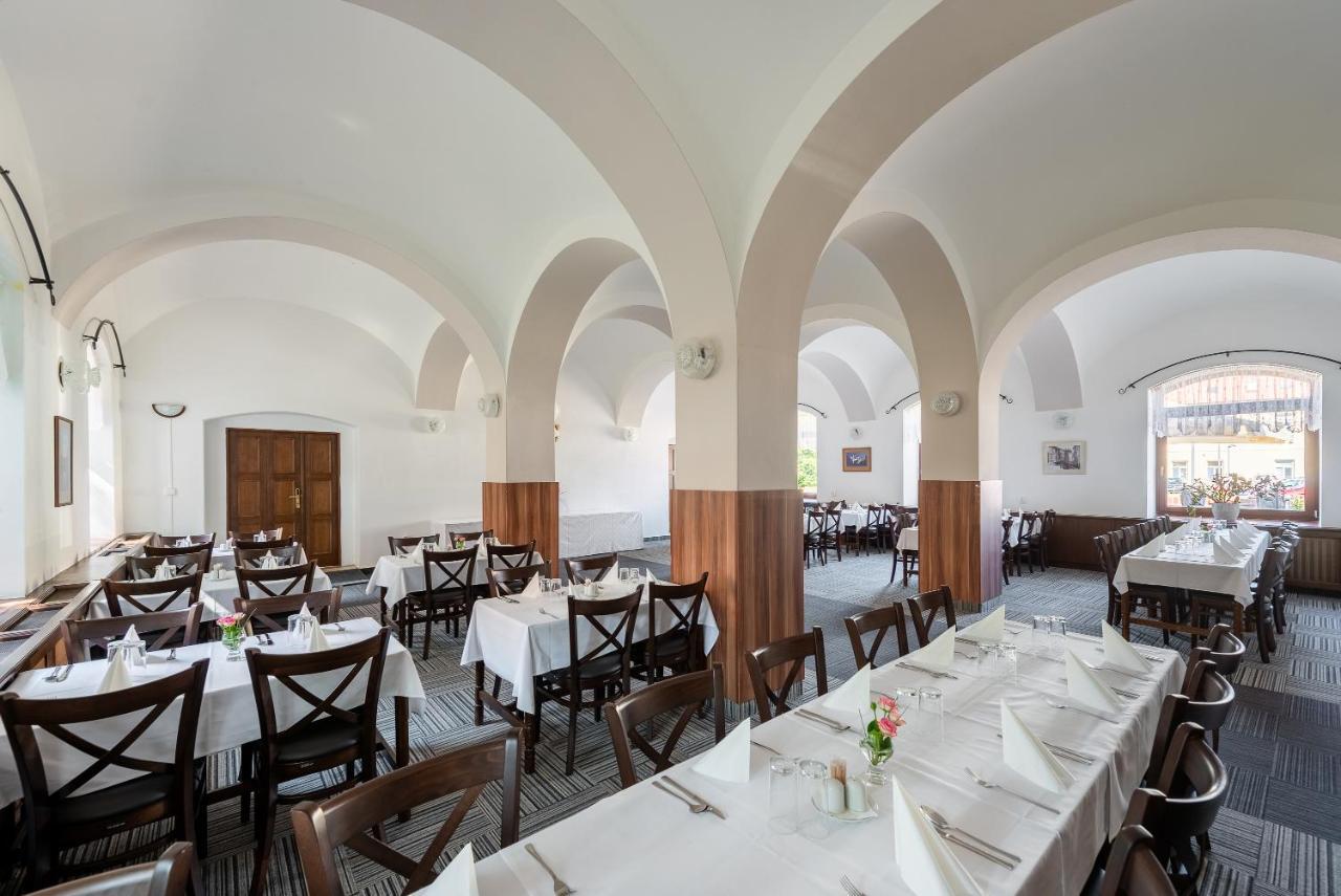 Hotel Floret Průhonice Zewnętrze zdjęcie