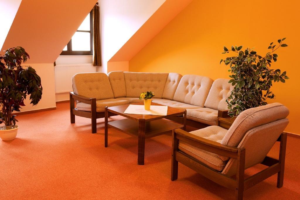 Hotel Floret Průhonice Zewnętrze zdjęcie