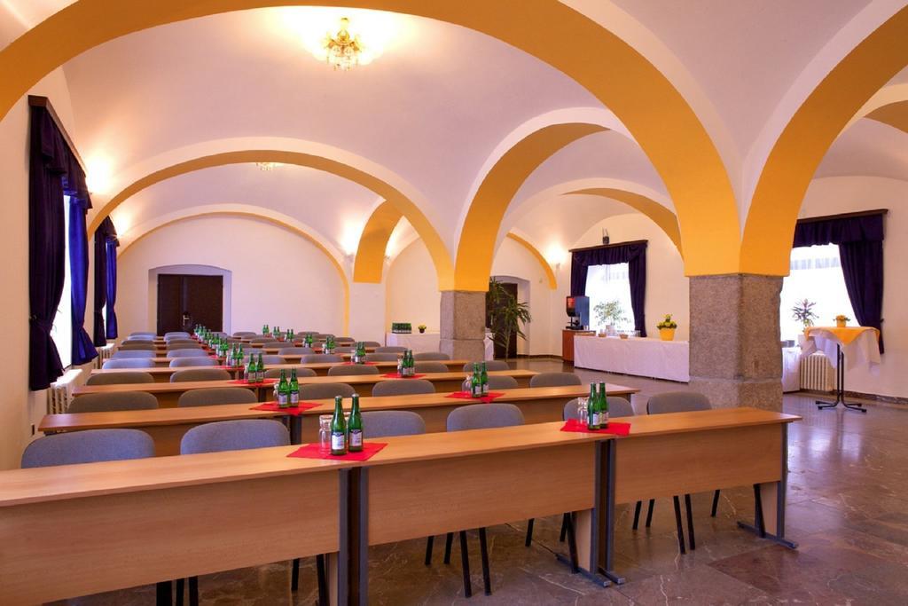 Hotel Floret Průhonice Zewnętrze zdjęcie
